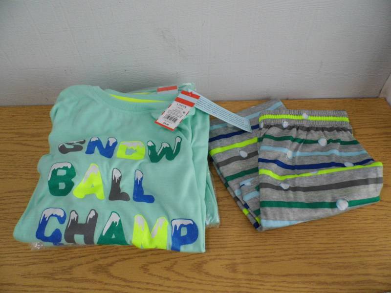 lot 1 image: Lot of 4 - 2 Pc ShirtsPants
