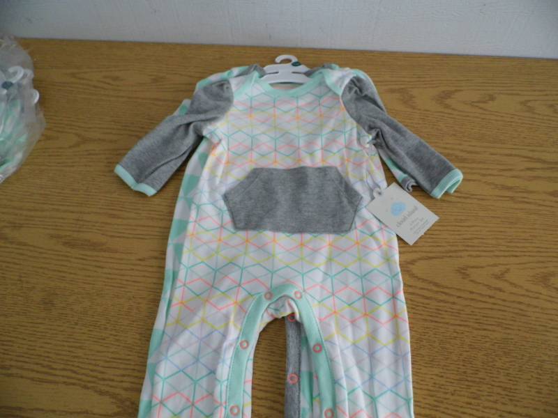 lot 37 image: Lot of 6 Romper Sets