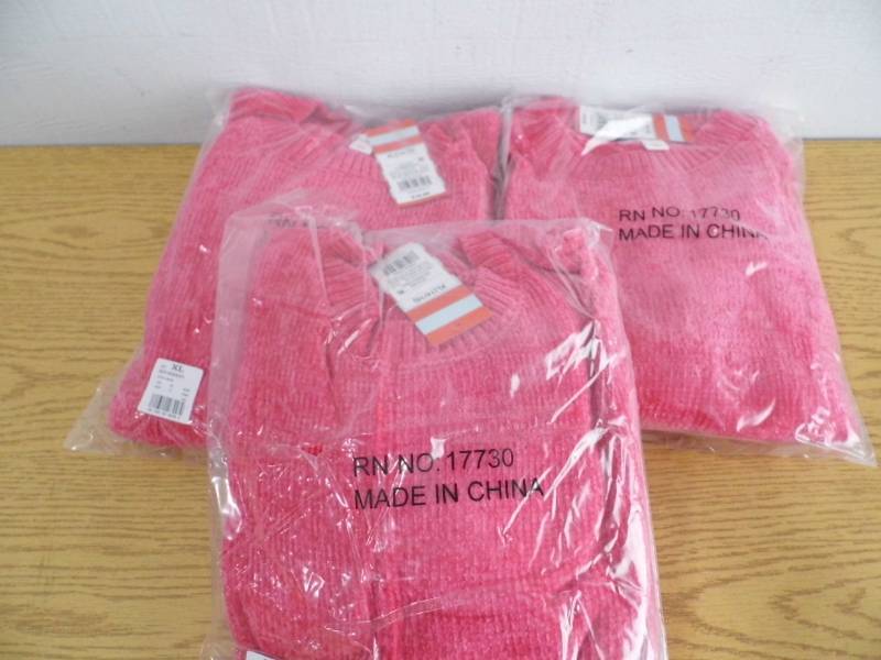 lot 54 image: Lot of 3 Womens Sweaters