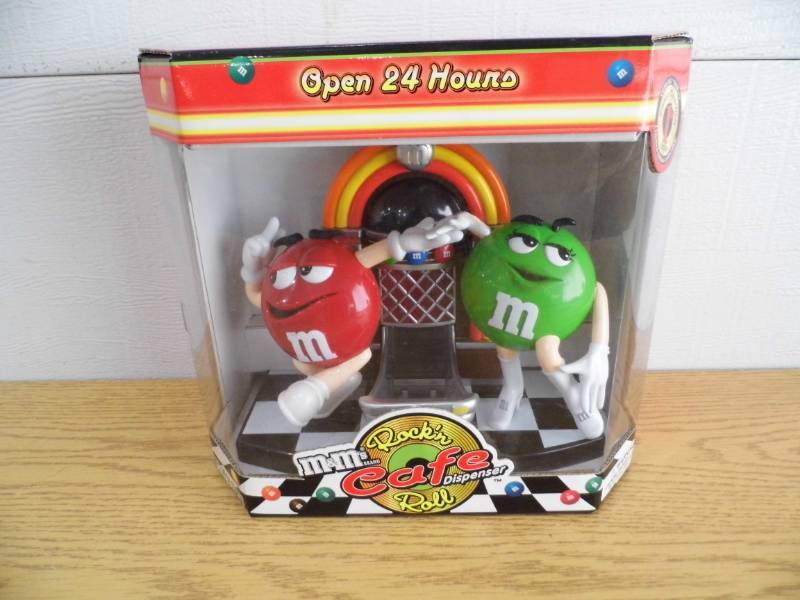 lot 61 image: M&M Dispenser