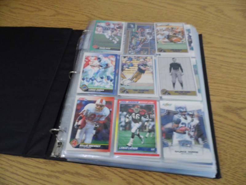 lot 70 image: Football Cards - Empty Binders