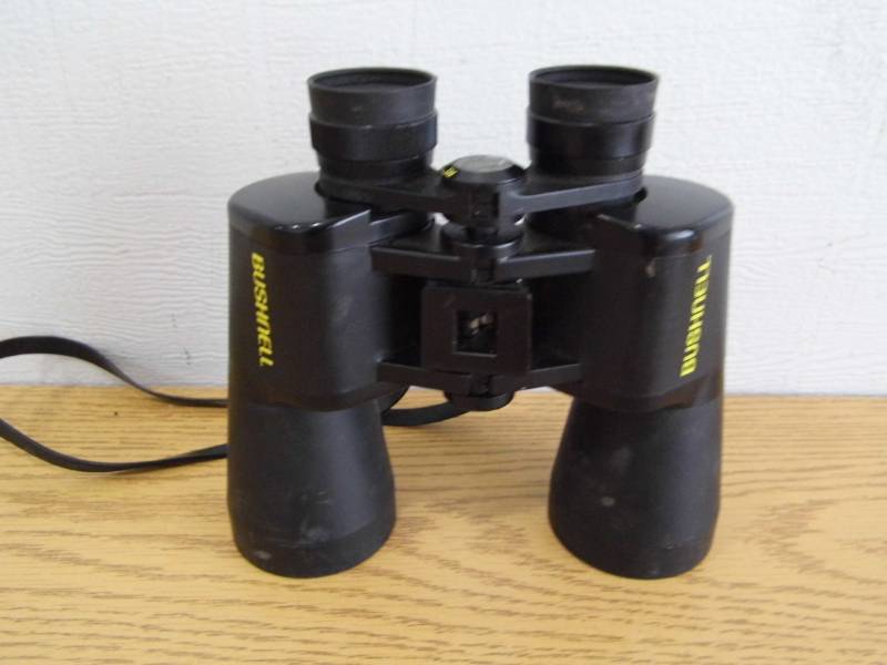 lot 72 image: Bushnell Binoculars