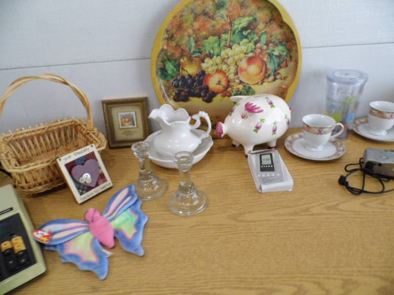 lot 94 image: Pig Bank - Decor