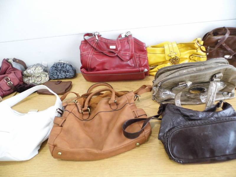 lot 98 image: Purses