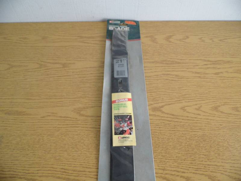 lot 108 image: Lawnmower Blade