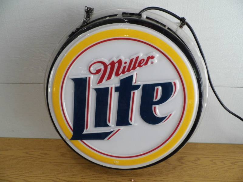 lot 119 image: Miller Lite Sign