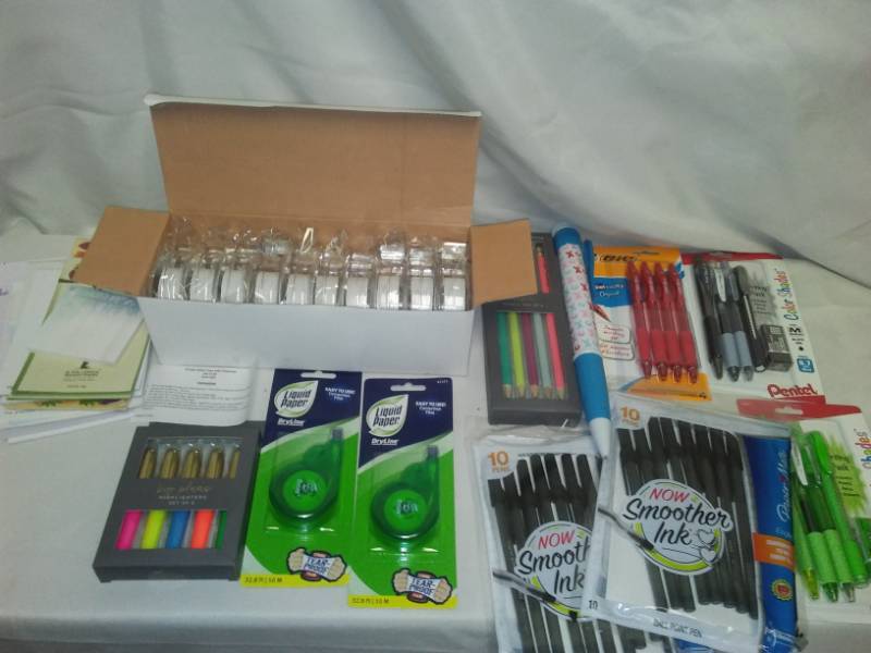 lot 33 image: School - office supplies.