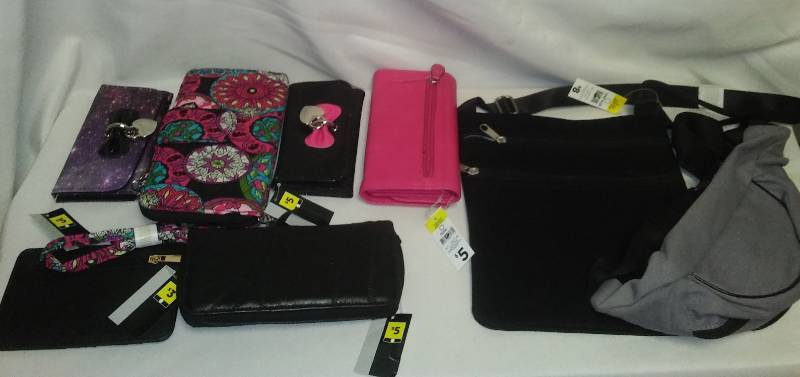 lot 41 image: NEW pocketbooks, purses, clutches - 8