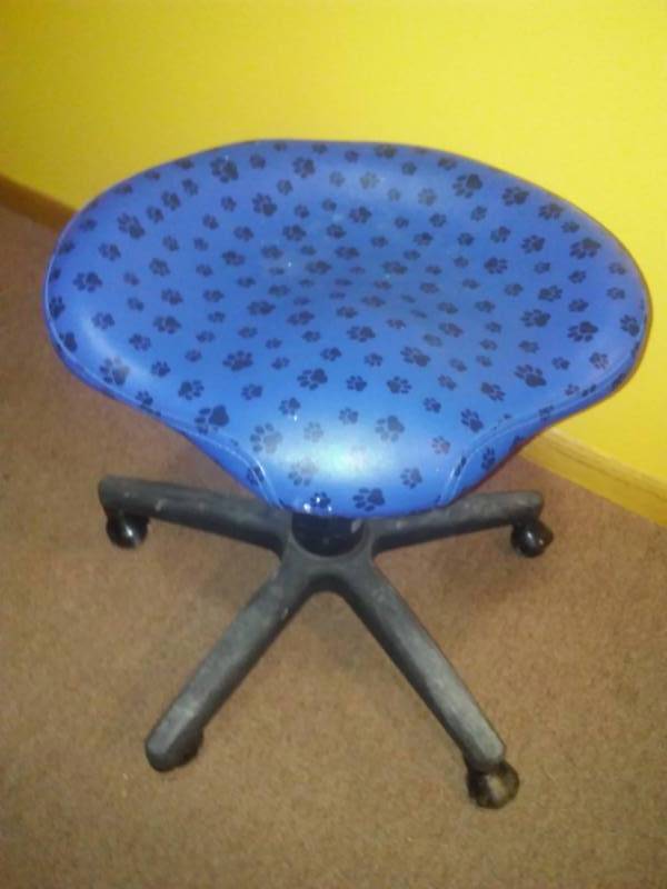 lot 77 image: 5 legged rolling stool