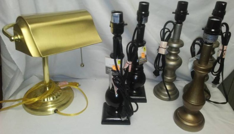 lot 79 image: 6 NEW lamps and laundry basket.