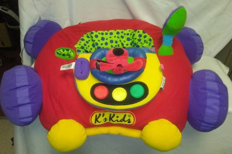 lot 91 image: Ks kids plush toddler car.