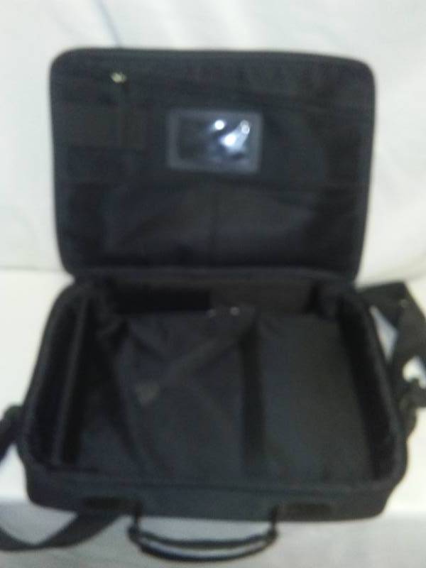 lot 103 image: Padded laptop travel bag