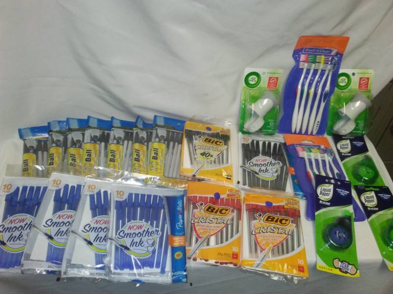lot 118 image: Pens and more.