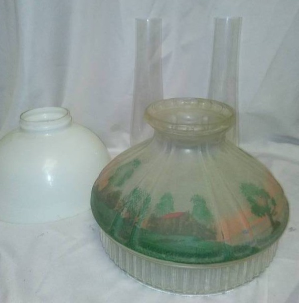 lot 166 image: Vintage  antique Lantern glass globes