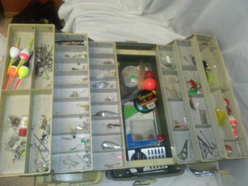 lot 184 image: Large twin tiered Tackle Box - full.