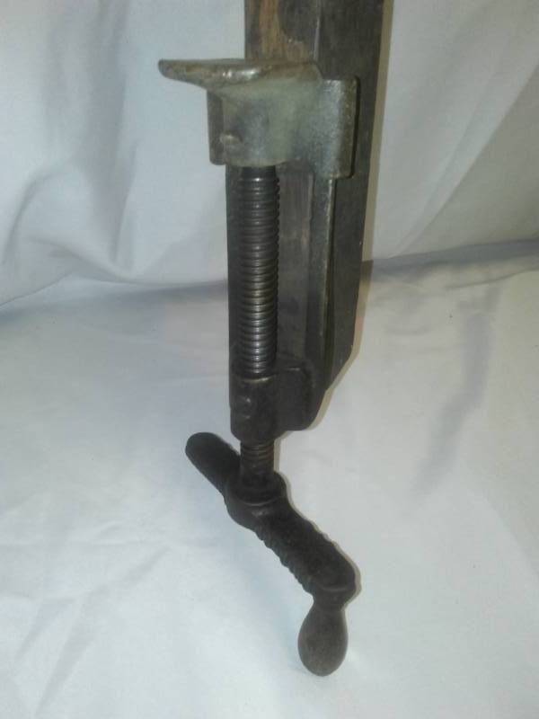 lot 185 image: Antique large Vice, clamp.