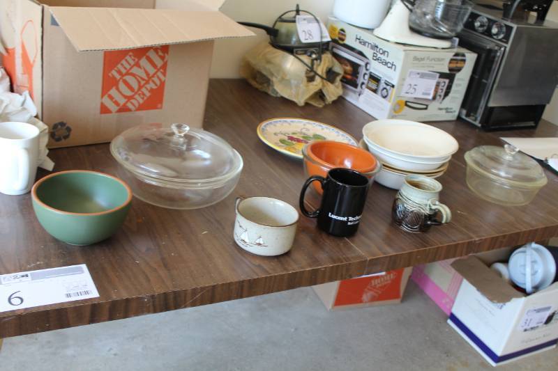 lot 35 image: Pyrex Bowl with Lid, Plates, Bowls, Mugs