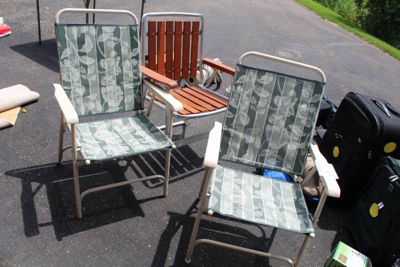 lot 17 image: Lot of (2) Folding Lawn Chairs
