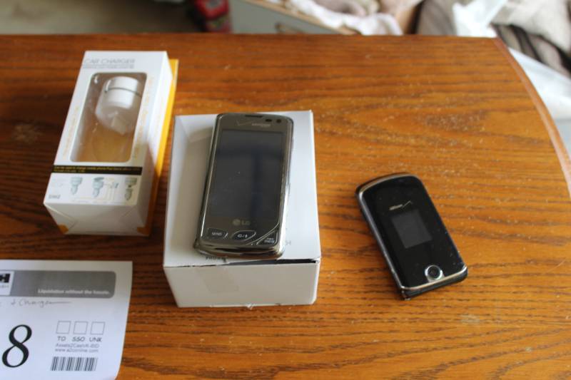 lot 118 image: Verizon Flip Cell Phone, Verizon LG Cell Phone, Car Charger