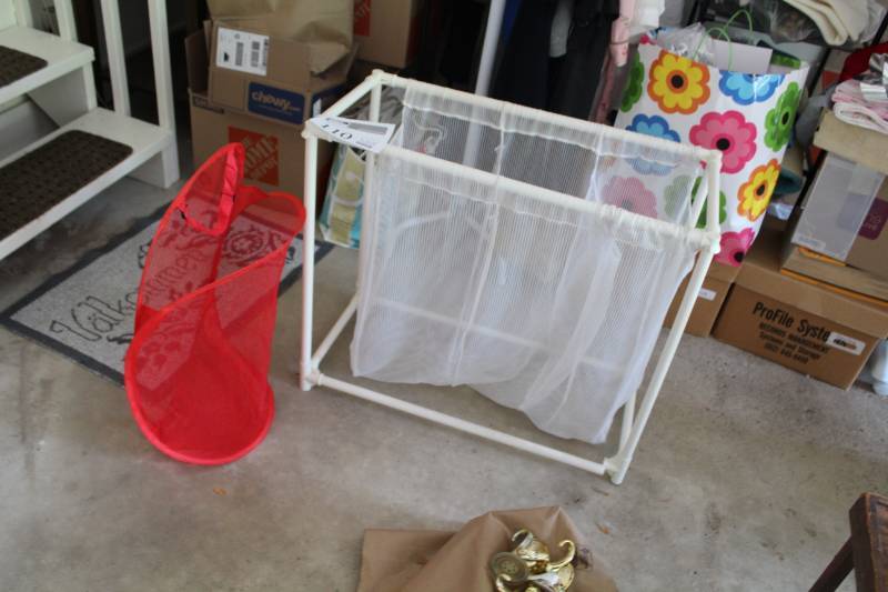 lot 110 image: Lot of (2) Clothes Hampers