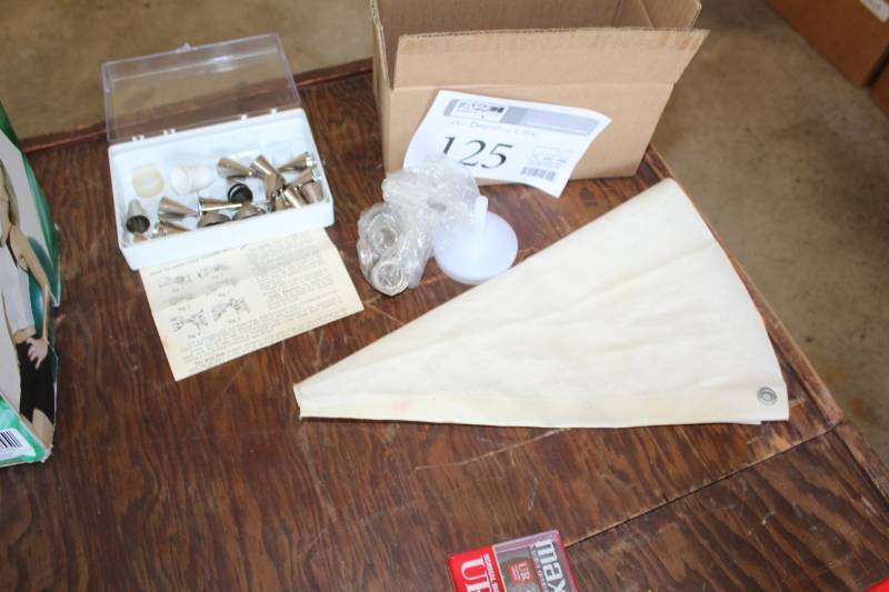 lot 125 image: Ateco Cake Ornamenting Tubes and Nozzles with Instructions