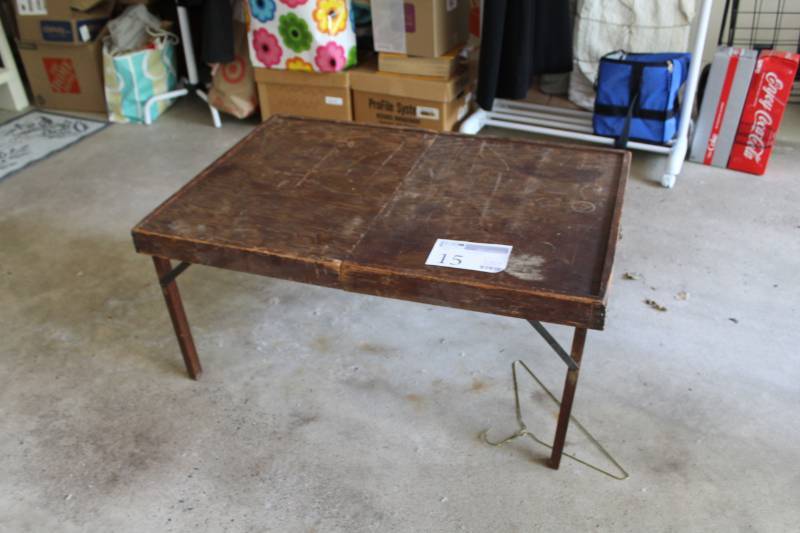 lot 15 image: Folding Table - Halted see below