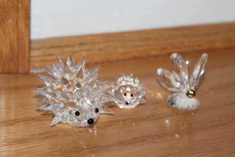 lot 153 image: Lot of (3) Swarovski Porcupine,Porcupine,Butterfly Crystal Table Figurines and Dcor