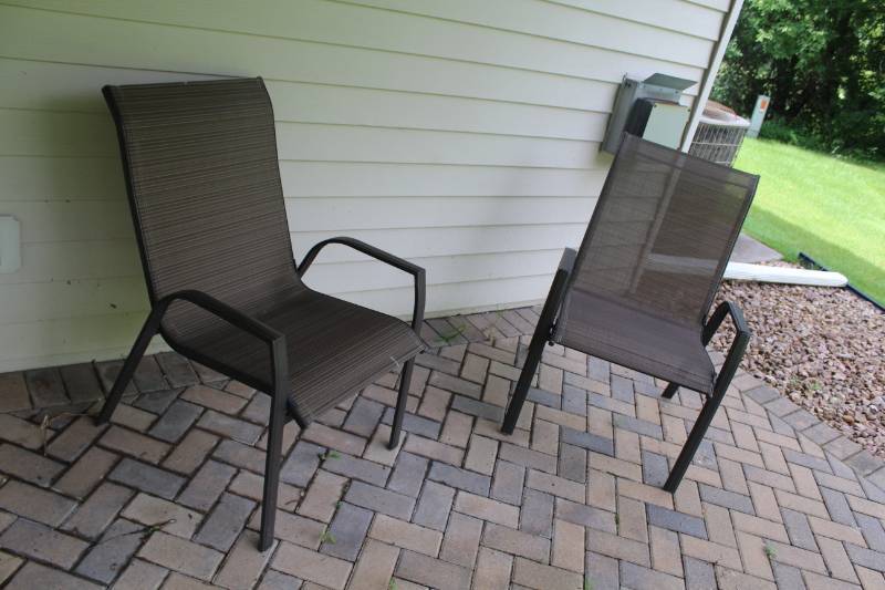 lot 180 image: Lot of (2) Lawn Chairs