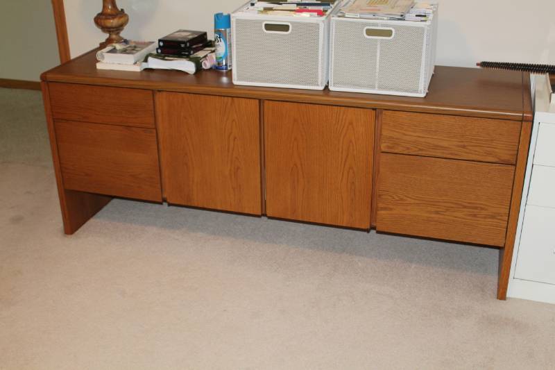 lot 168 image: Wood Office Credenza with 4-Drawers, 2-Doors