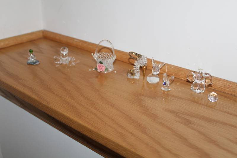 lot 144 image: Lot of (6) Crystal Table Figurines and Dcor