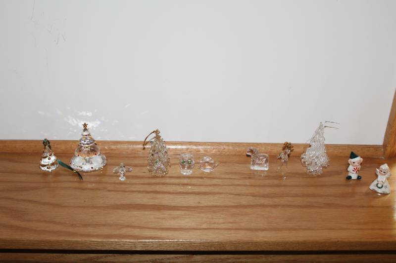 lot 145 image: Lot of (10) Crystal Table Figurines and Dcor