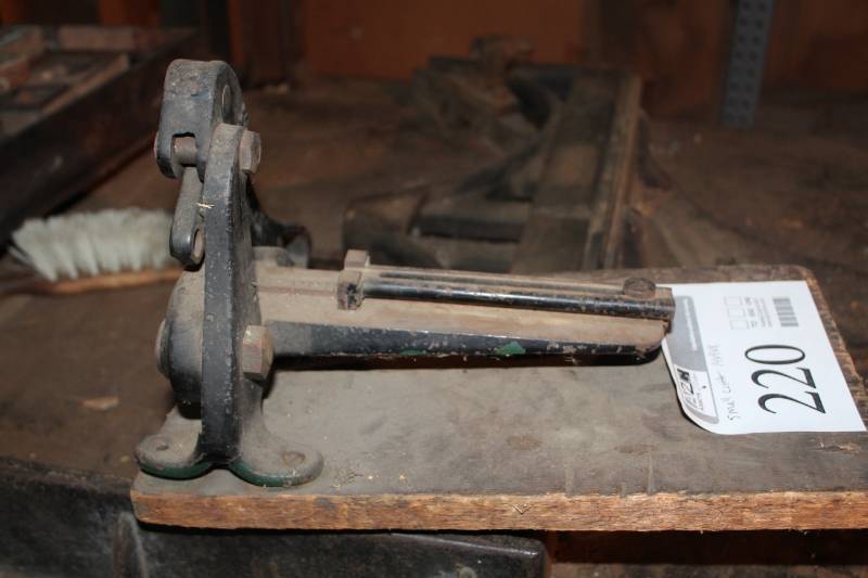 lot 220 image: Little Giant Cutter