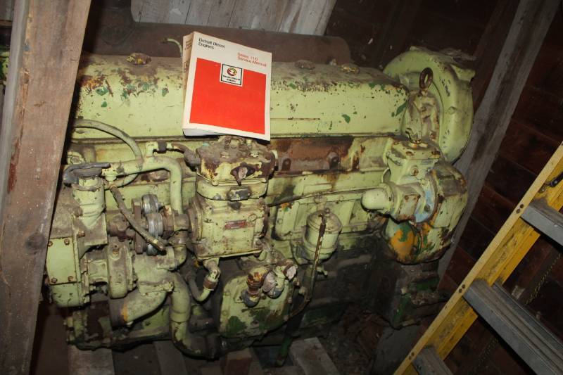 lot 210 image: Detroit Diesel Engine with Service Manual
