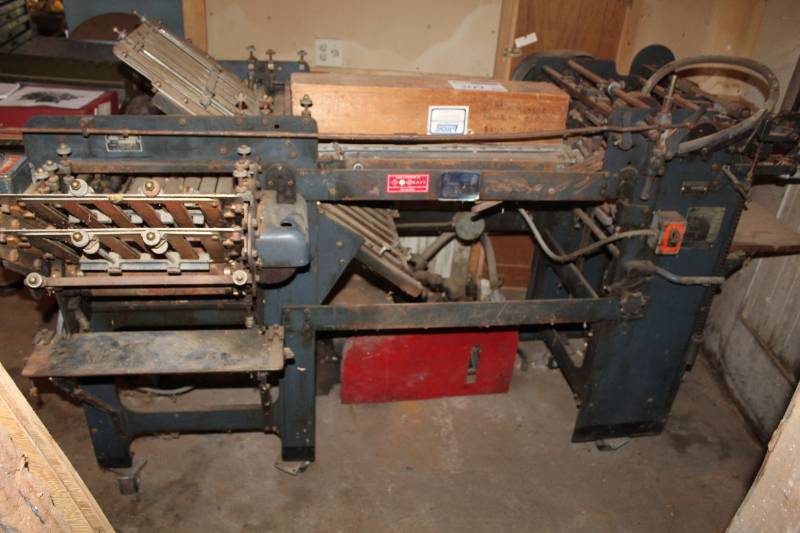 lot 209 image: Baum 17x22in. Folder