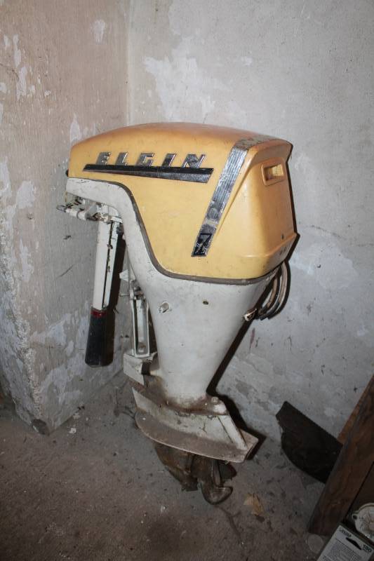 lot 257 image: Elgin 7.5 hp. Outboard Boat Motor