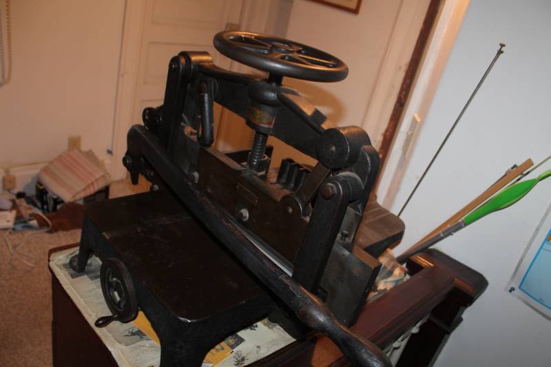 lot 265 image: Hoffmann Machinery & Engraving Co. 14-inch Cutter