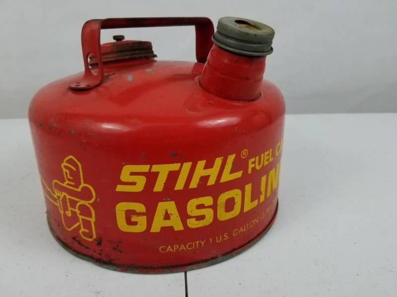 lot 16 image: Vintage STIHL 1 Gallon Fuel Can