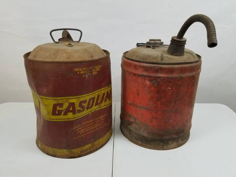 lot 20 image: Lot of 2 5 gallon Gas Cans