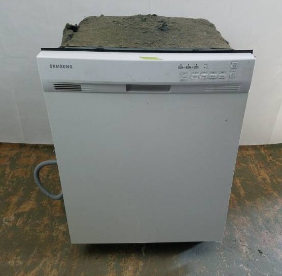 lot 33 image: Samsung Dish Washer