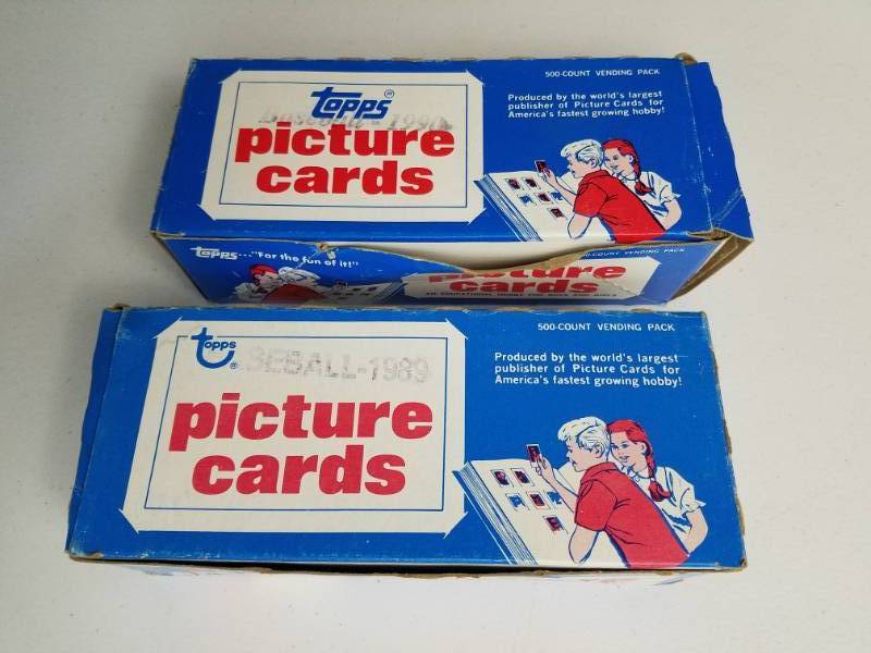 lot 35 image: 1989 & 1990 Topps Baseball Cards