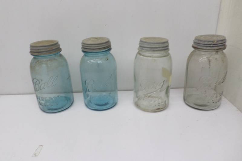 lot 66 image: 4 Vintage Ball Perfect Mason Jars with Zinc Lids