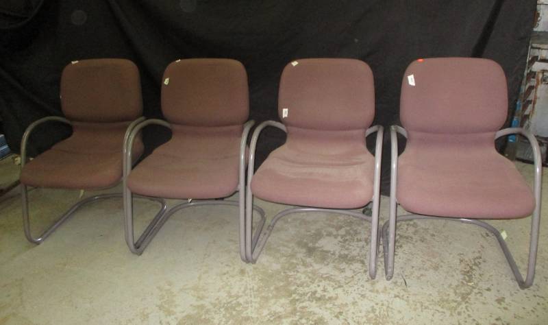 lot 1 image: 4 Heavy Duty Steel Case Office Chairs
