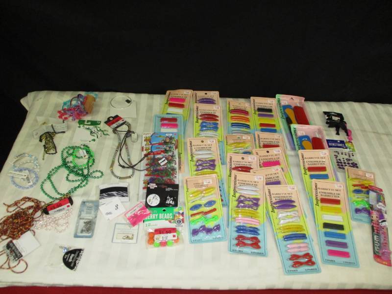 lot 17 image: Barretts, Jewelry and Bandz,