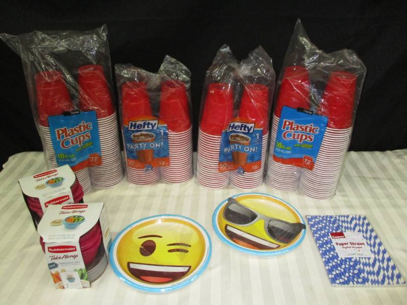 lot 25 image: Large Red Solo Cups, Paper Straws and Emoji Paper Plates
