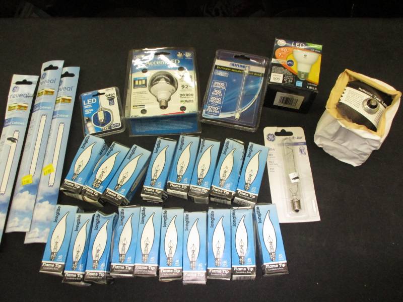 lot 30 image: Assorted Light Bulbs