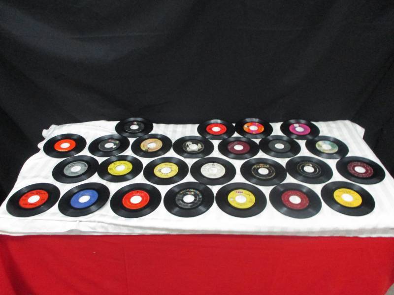 lot 55 image: 25ct of  45 Records