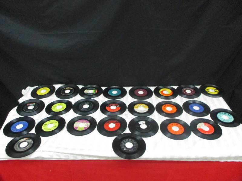 lot 56 image: 25ct of  45 Records