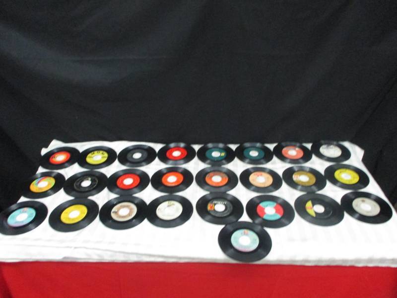 lot 61 image: 25ct of  45 Records