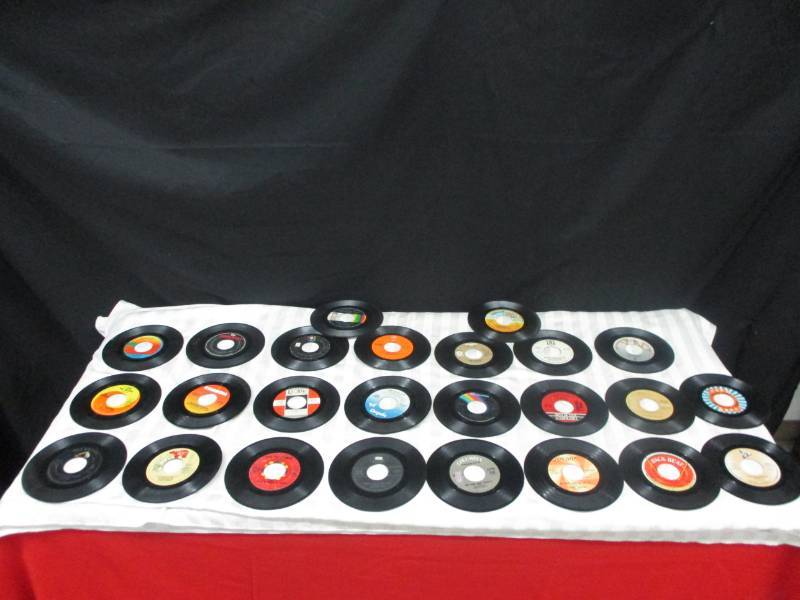 lot 63 image: 25ct of  45 Records