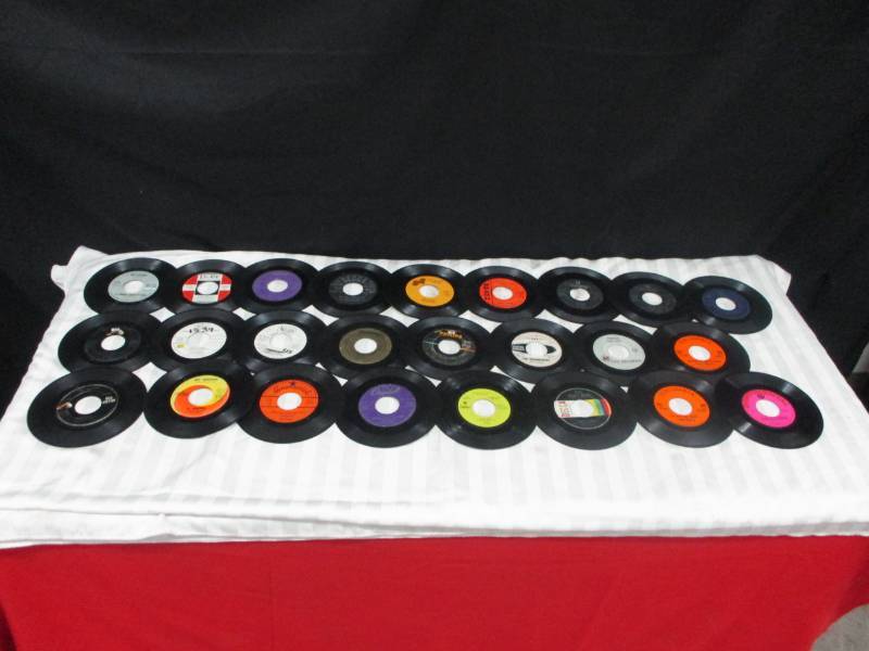 lot 83 image: 25ct of  45 Records